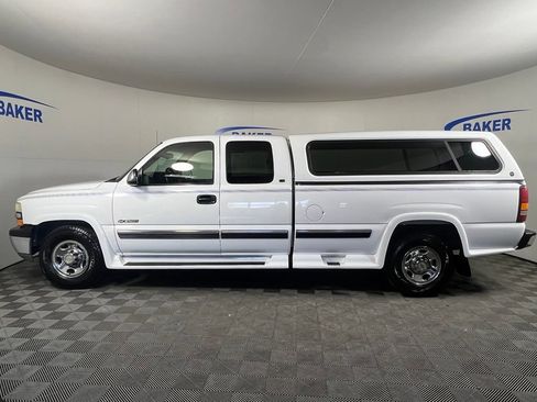 Used 2000 Chevrolet Silverado 2500 LS RWD image 2