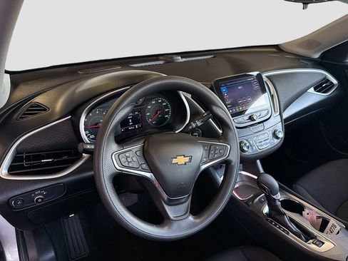 Used 2024 Chevrolet Malibu LT FWD image 9
