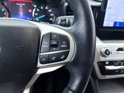 Used 2021 Ford Explorer XLT image 31