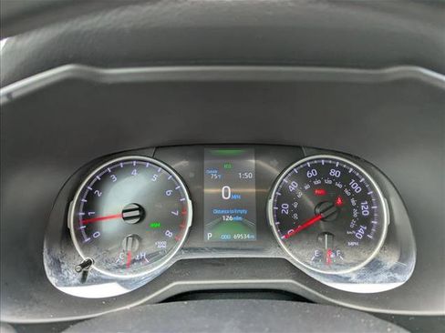 Used 2021 Toyota RAV4 XLE w/ Convenience Package image 14