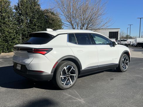 New 2026 Chevrolet Equinox EV LT AWD/4WD image 9