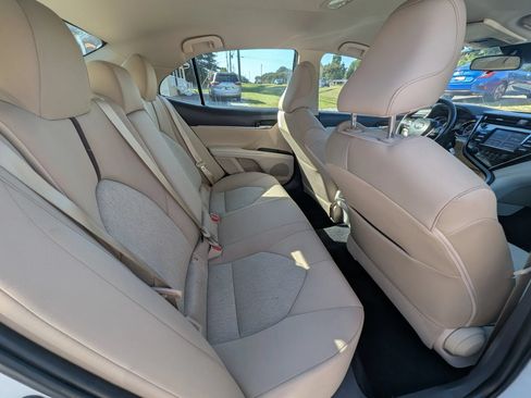 Used 2018 Toyota Camry LE FWD image 35