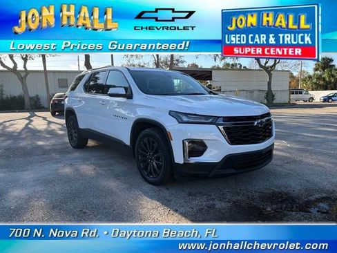 Used 2023 Chevrolet Traverse RS image 1