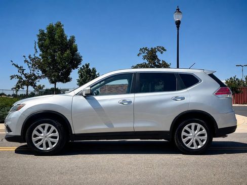 Used 2015 Nissan Rogue S w/ S Family Package FWD image 3