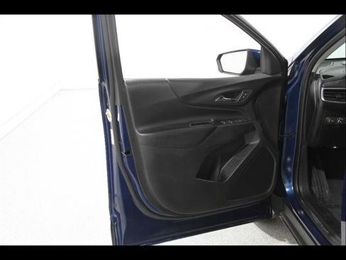 Used 2020 Chevrolet Equinox LT image 4
