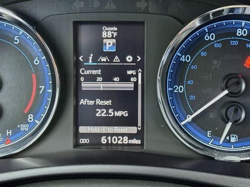 Used 2018 Toyota Corolla SE FWD image 8
