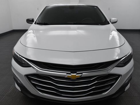 Used 2019 Chevrolet Malibu LT image 2