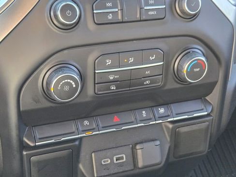 Used 2019 Chevrolet Silverado 1500 LT AWD/4WD image 28