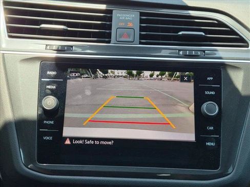 Used 2022 Volkswagen Tiguan SE FWD image 14