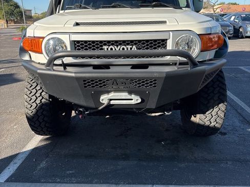 Used 2012 Toyota FJ Cruiser 4WD image 4