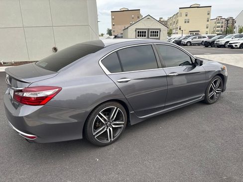Used 2017 Honda Accord Sport image 4
