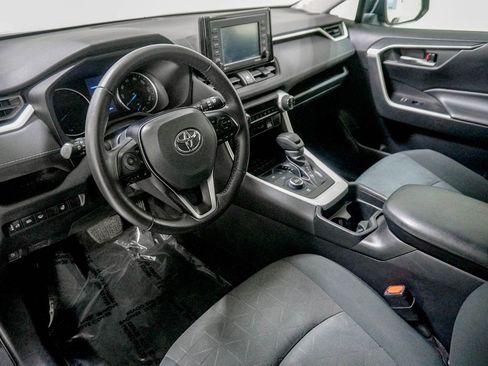 Used 2021 Toyota RAV4 XLE w/ XLE Grade Weather Package image 20