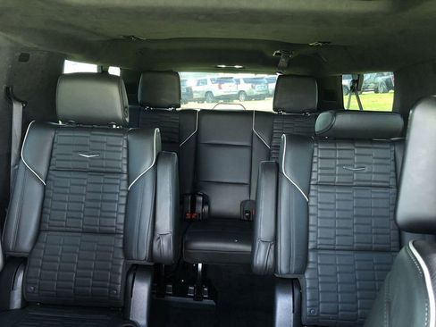 Used 2023 Cadillac Escalade ESV Sport Platinum AWD/4WD image 22