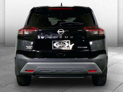 Used 2023 Nissan Rogue SV AWD/4WD image 3