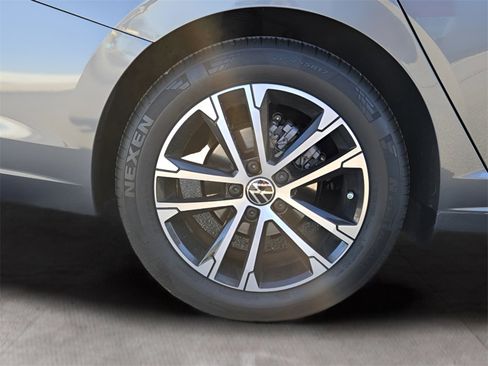 Used 2024 Volkswagen Jetta Sport image 18