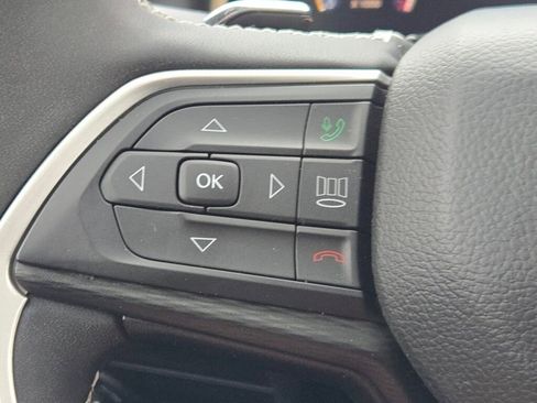 Certified 2023 Jeep Grand Cherokee L Laredo image 31