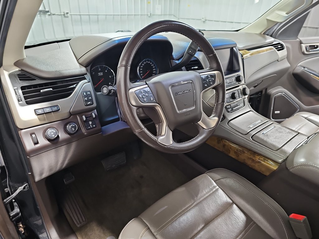 Used 2017 GMC Yukon Denali w/ Open Road Package AWD/4WD image 33