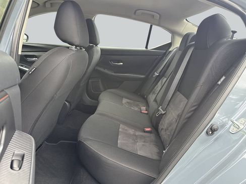 Used 2025 Nissan Sentra SR FWD image 34