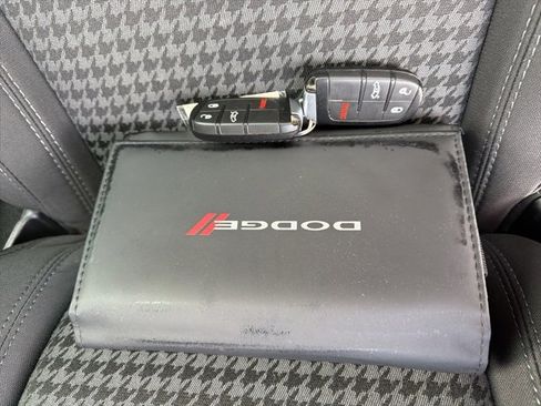 Used 2017 Dodge Challenger SXT image 25