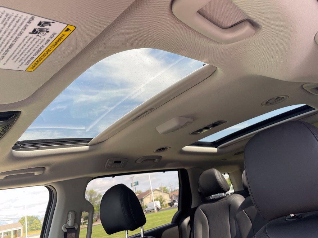 New 2027 Kia Carnival SX FWD image 10