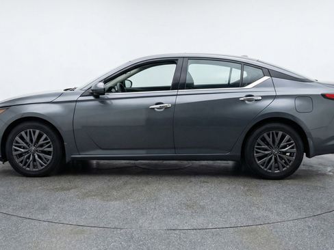 Used 2025 Nissan Altima 2.5 SV image 5