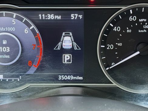 Used 2023 Nissan Versa SR w/ Trunk Package image 8