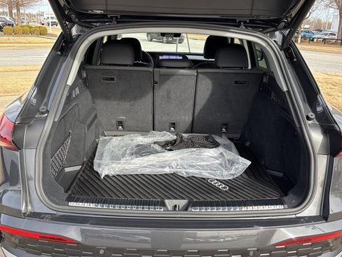 Used 2025 Audi Q5 Premium image 8