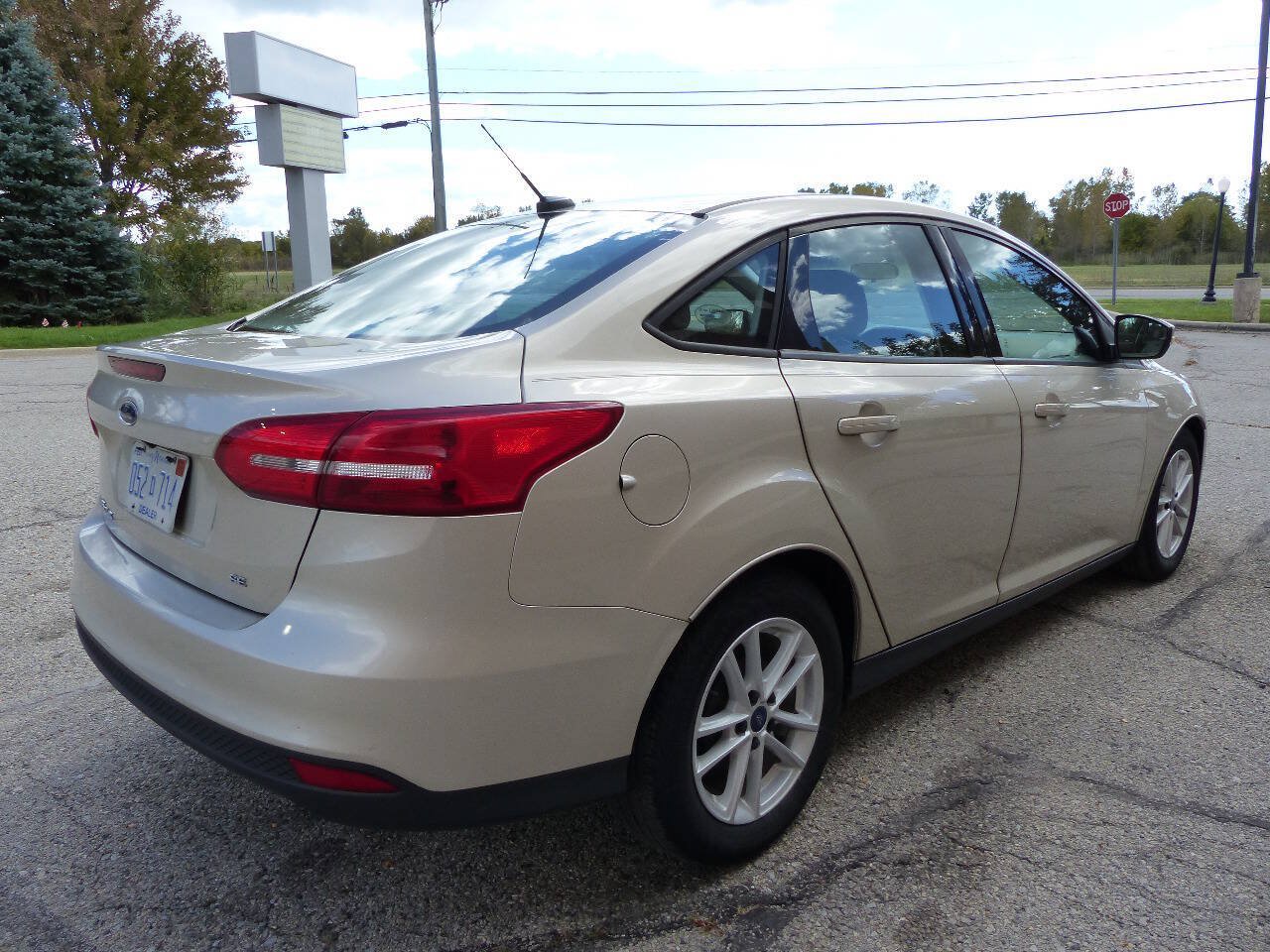 Used 2018 Ford Focus SE w/ Cold Weather Package FWD image 12