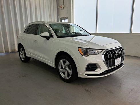 Used 2020 Audi Q3 2.0T Premium w/ Convenience Package AWD/4WD image 4