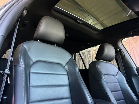 Used 2019 Volkswagen GTI SE FWD image 17