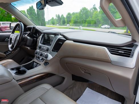 Used 2020 GMC Yukon XL SLT w/ Premium Edition AWD/4WD image 21
