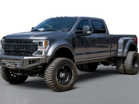 Used 2022 Ford F450 Platinum w/ FX4 Off-Road Package AWD/4WD image 4