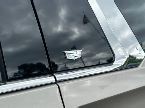 Certified 2025 Cadillac Escalade ESV Premium Luxury Platinum AWD/4WD image 15