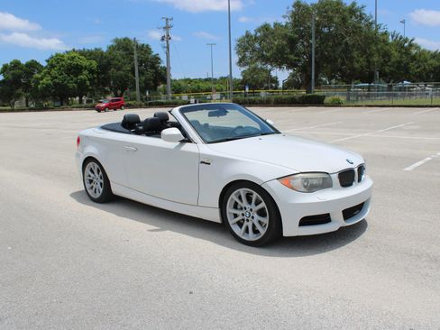 Used 2013 BMW 135i Convertible RWD image 32
