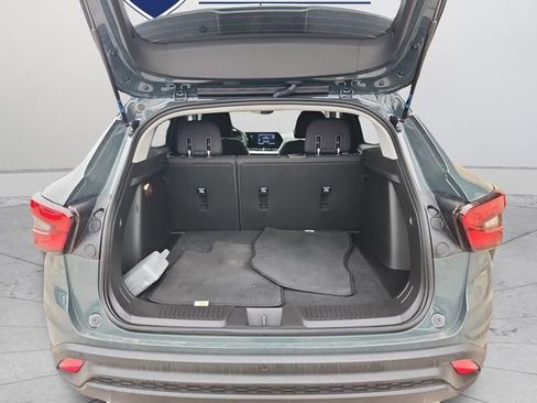 Certified 2025 Chevrolet Trax LS w/ Driver Confidence Package image 18