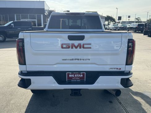 Used 2025 GMC Sierra 2500 AT4 AWD/4WD image 9