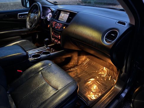Used 2013 Nissan Pathfinder Platinum image 8