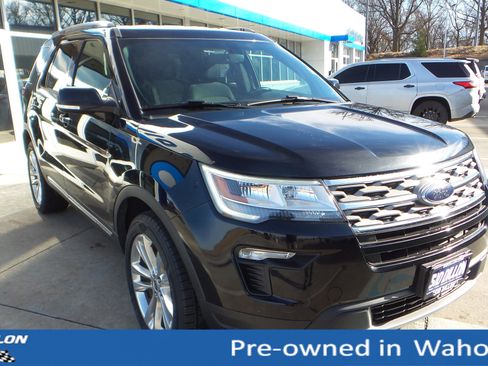 Used 2018 Ford Explorer XLT w/ Equipment Group 201A image 7