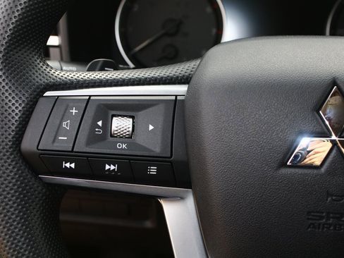 New 2026 Mitsubishi Outlander ES image 15