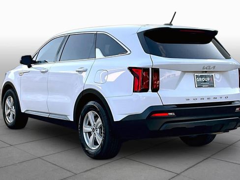 Used 2022 Kia Sorento LX FWD image 12