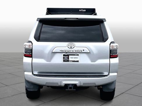 Used 2016 Toyota 4Runner SR5 Premium image 4