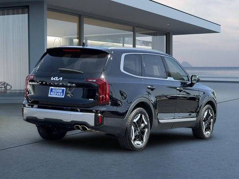 Used 2023 Kia Telluride S AWD/4WD image 4