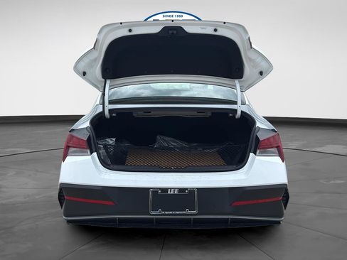 New 2026 Hyundai Elantra SEL Sport FWD image 17