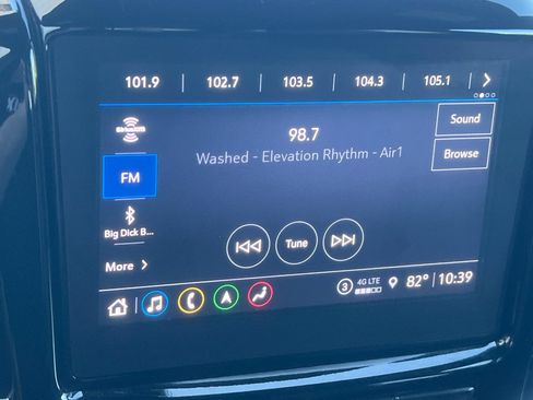 Used 2023 Chevrolet Traverse Premier AWD/4WD image 16