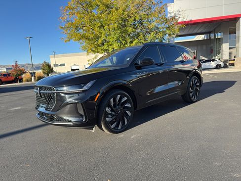 Used 2024 Lincoln Nautilus Reserve w/ Equipment Group 202A image 5