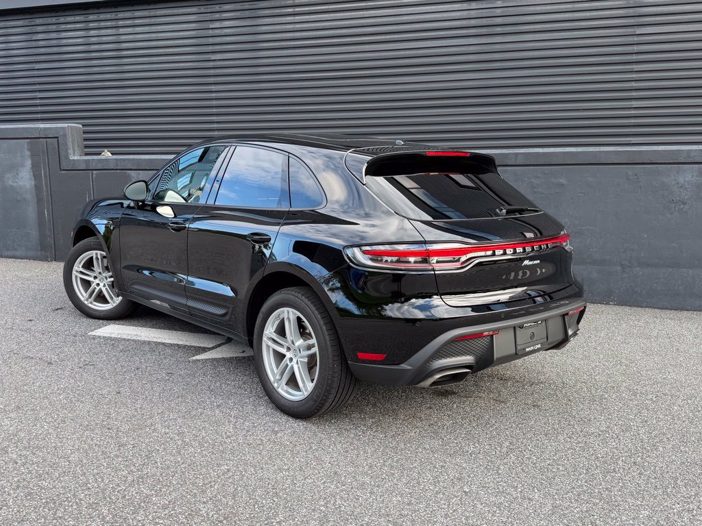 Certified 2026 Porsche Macan AWD/4WD image 3