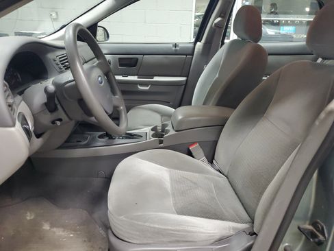 Used 2005 Ford Taurus SE FWD image 17