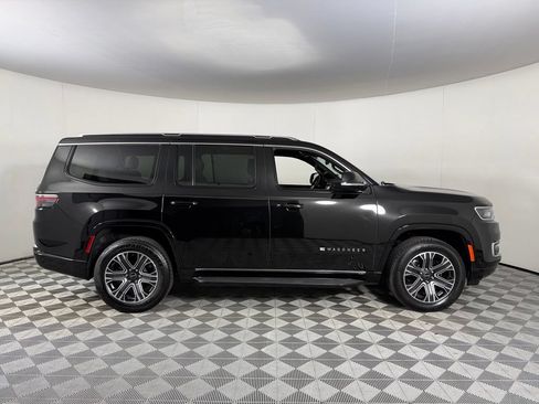 Used 2025 Jeep Wagoneer 4WD image 5