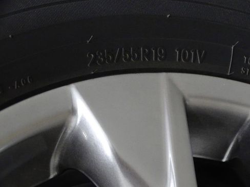 Used 2021 Toyota RAV4 XLE Premium image 36