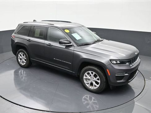 Used 2022 Jeep Grand Cherokee Limited AWD/4WD image 19